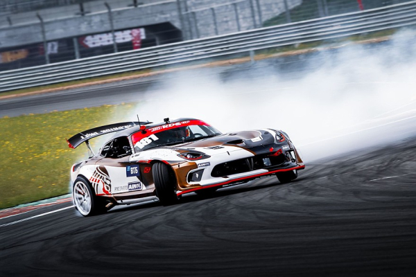 Четыре топливных насоса для 1646 лошадиных сил: тюнинг Dodge Viper SRT для RDS GP