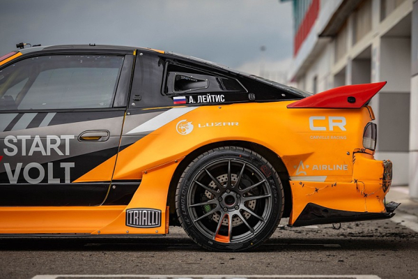Почти тысяча лошадиных сил и холодильник из Формулы 1: тюнинг Nissan 200SX для RDS GP