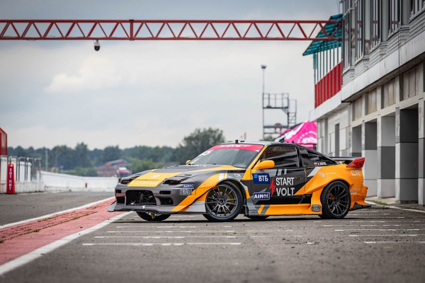 Почти тысяча лошадиных сил и холодильник из Формулы 1: тюнинг Nissan 200SX для RDS GP