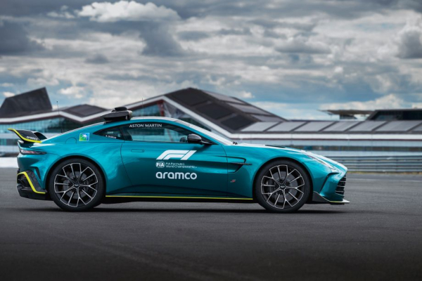 Новый сейфти-кар Формулы-1 Aston Martin Vantage S — характеристики машины безопасности Ф-1, фото