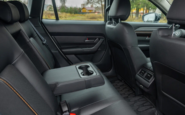 
            Спасибо за олдскул. Первый тест Mazda CX-50 — японского кроссовера из КНР
        