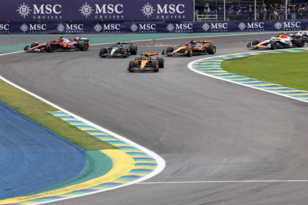 Итоги Гран-при Бразилии Ф-1 2025: победа Норриса, подиум Ферстаппена, новая авария Пиастри