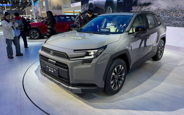 Каскад новинок, рост транспортного налога и Aura в такси. Итоги недели
Каскад новинок, рост транспортного налога и Aura в такси. Итоги недели