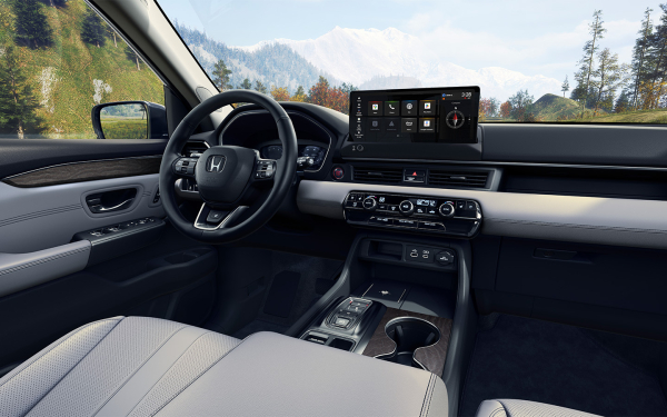 
            Самые яркие новинки автосалона в Лос-Анджелесе — 2025. Топ-5 моделей
        