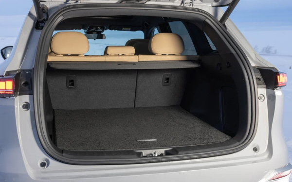 
            Без компромиссов, но с полным приводом. Тест нового Changan CS75 Plus
        